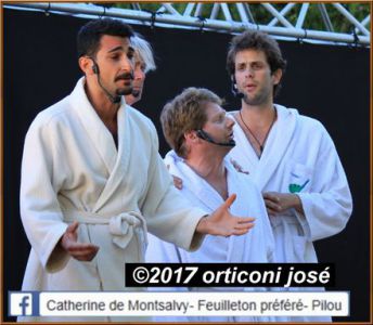 fabrice-coccito-gerard-chambre-acteur-spectacle-auribeau_gerard-chambre-mika-apamian-pierre-lecomte-music-hall-don-quichotte-representation-2017-chansons-mime-amour